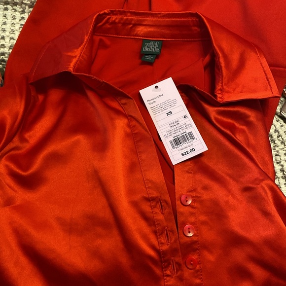 Three button blouse - Picture 5 of 5